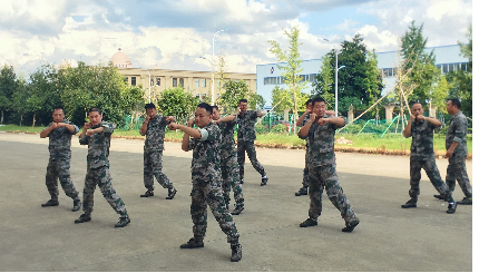 内强素质，外塑形象，dg视讯精机经济护卫队军事训练进行中！
