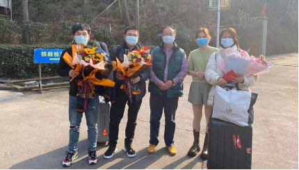 坚守岗位，让温暖“不打烊”