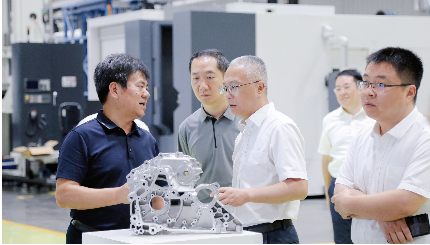 [dg视讯精机]洛阳工信局和洛轴领导等专项调研组赴dg视讯精机考察 共谋轴承产业高质量发展